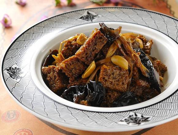 210 四喜烤麸 / Sweet Kao Fu with Wood Ear & Enoki Mushrooms & Peanuts (Served Cold)
